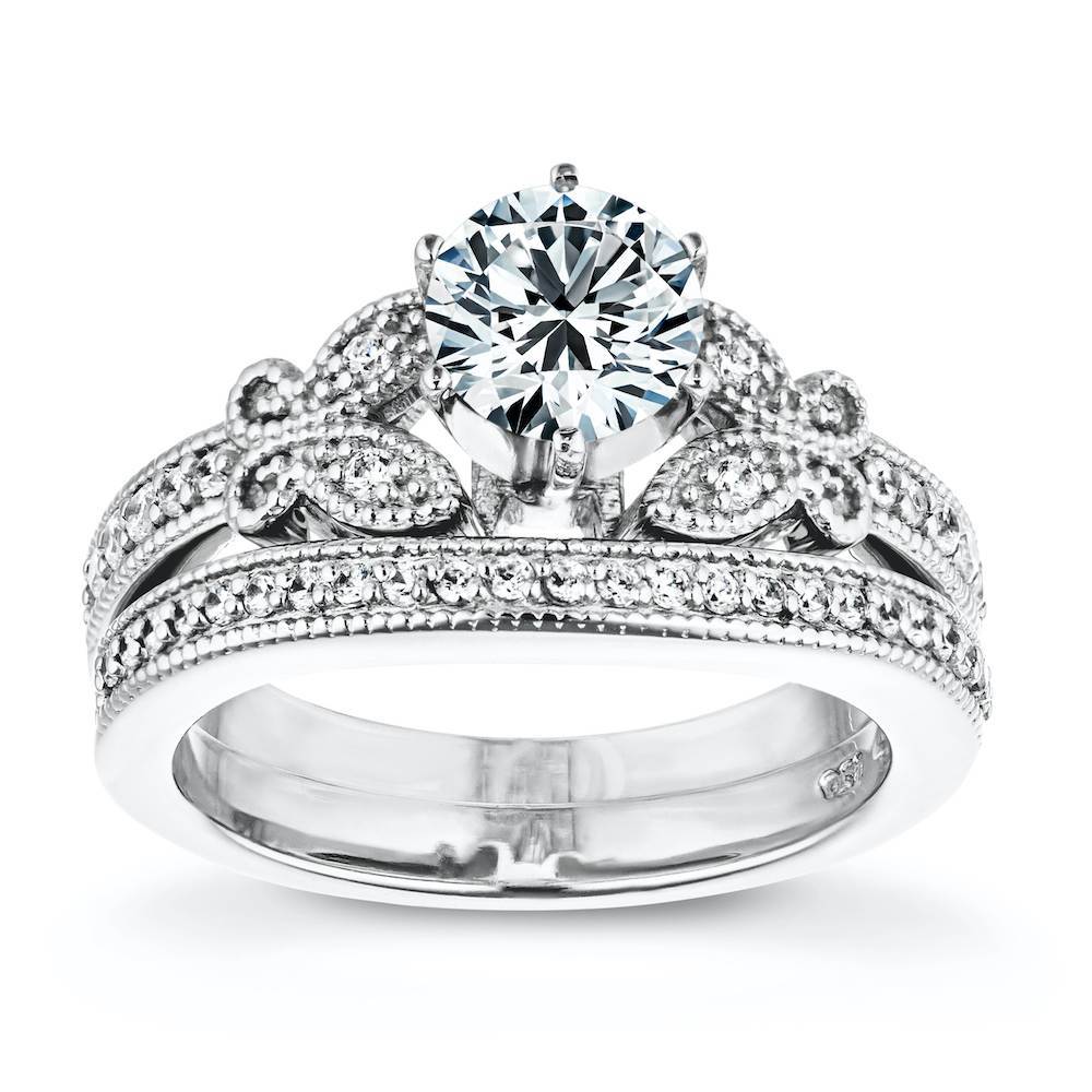 Fluttering Elegance: Charisma Butterfly Diamond Wedding Ring Set